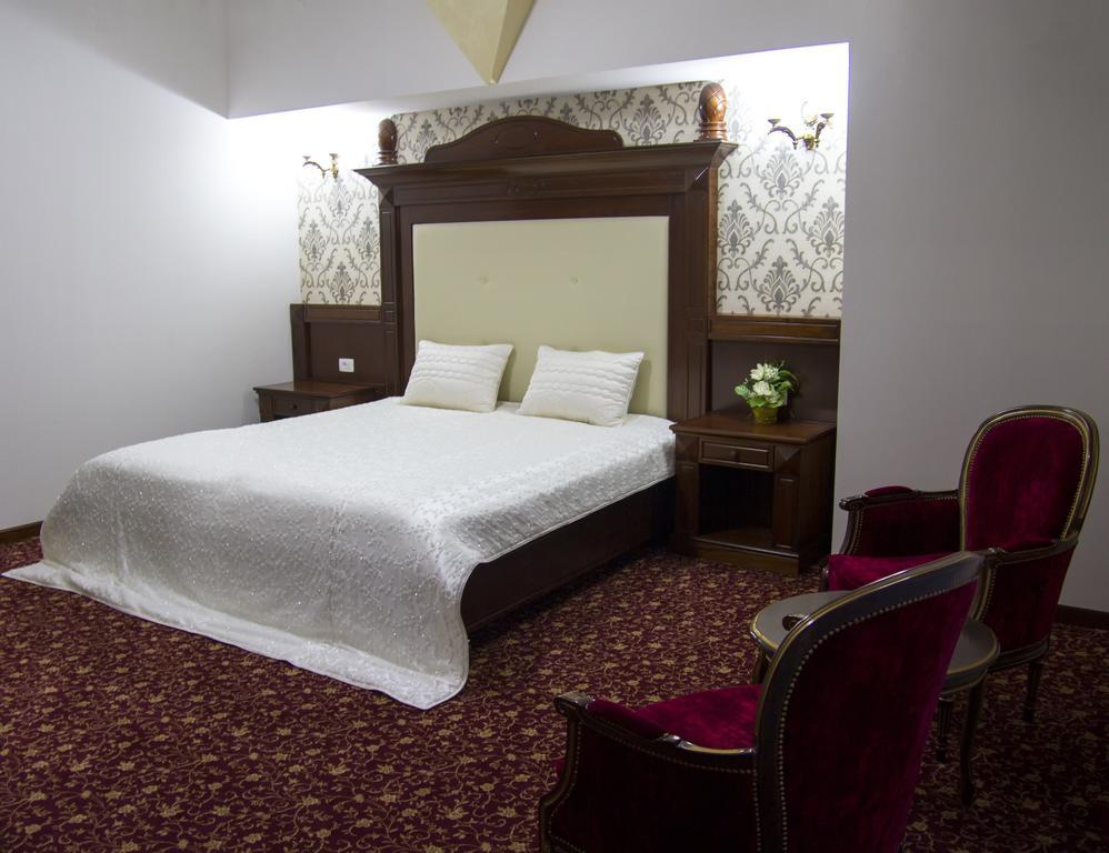 Bragadiru Hotel Giuliano מראה חיצוני תמונה