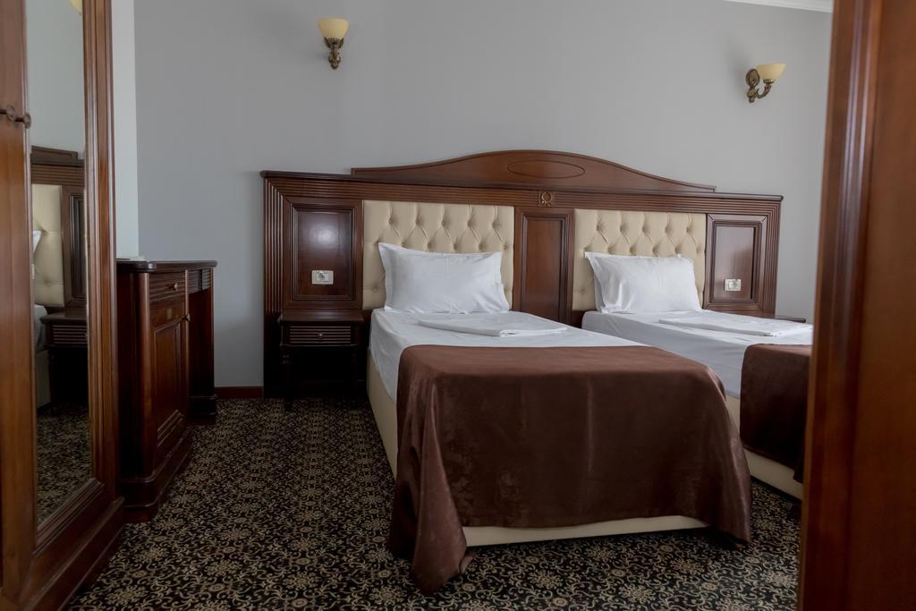 Bragadiru Hotel Giuliano מראה חיצוני תמונה