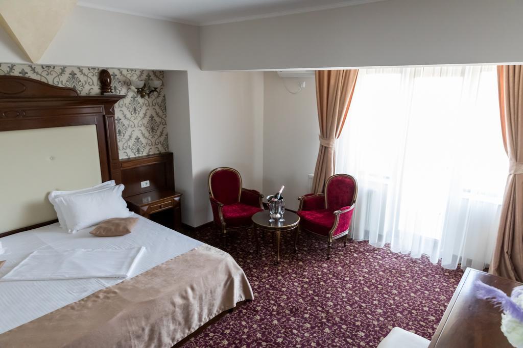 Bragadiru Hotel Giuliano מראה חיצוני תמונה