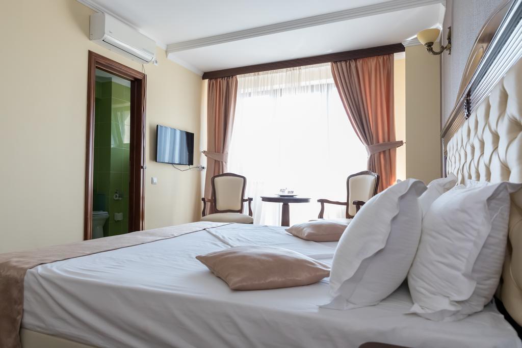 Bragadiru Hotel Giuliano מראה חיצוני תמונה