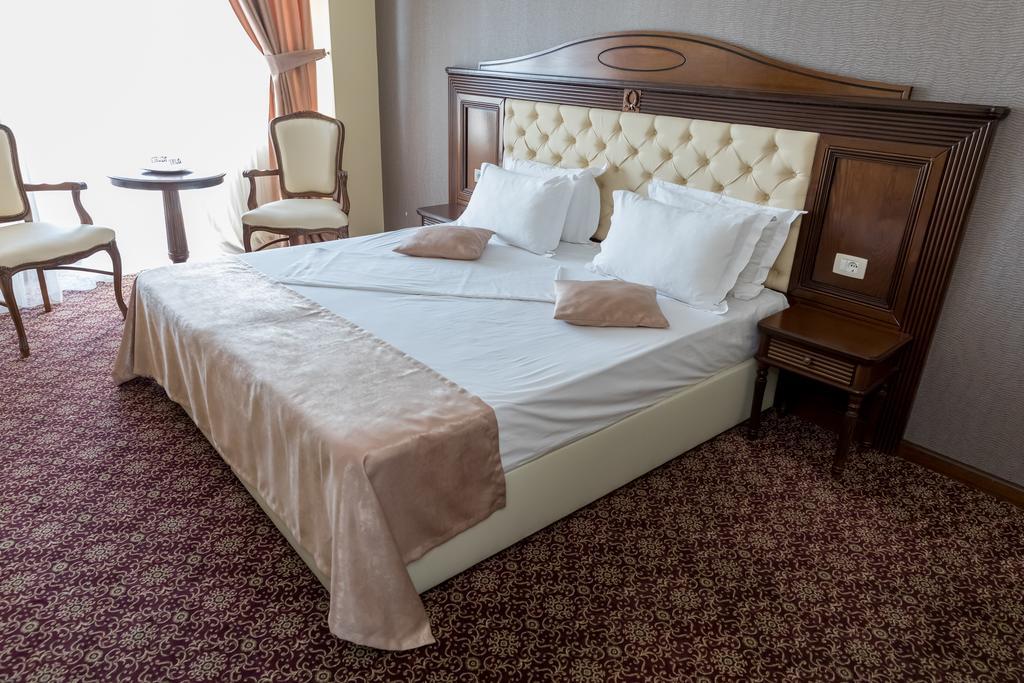 Bragadiru Hotel Giuliano מראה חיצוני תמונה