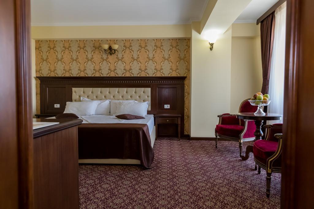 Bragadiru Hotel Giuliano מראה חיצוני תמונה