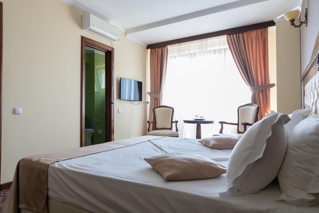 Bragadiru Hotel Giuliano מראה חיצוני תמונה