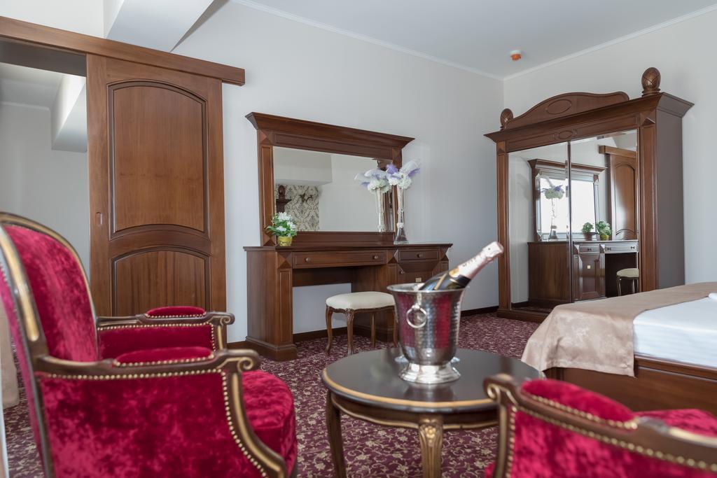 Bragadiru Hotel Giuliano מראה חיצוני תמונה